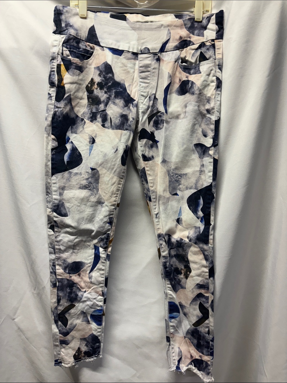 Lola Jeans -
Abstract Print Skinny Jeans in White and Navy